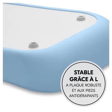 Stable grâce à la plaque robuste et aux pieds