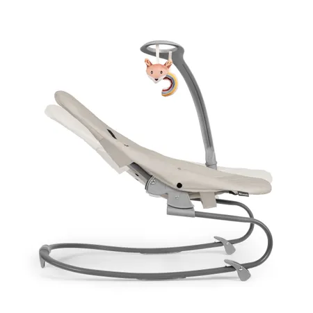 Droit ou légèrement incliné dans le siège