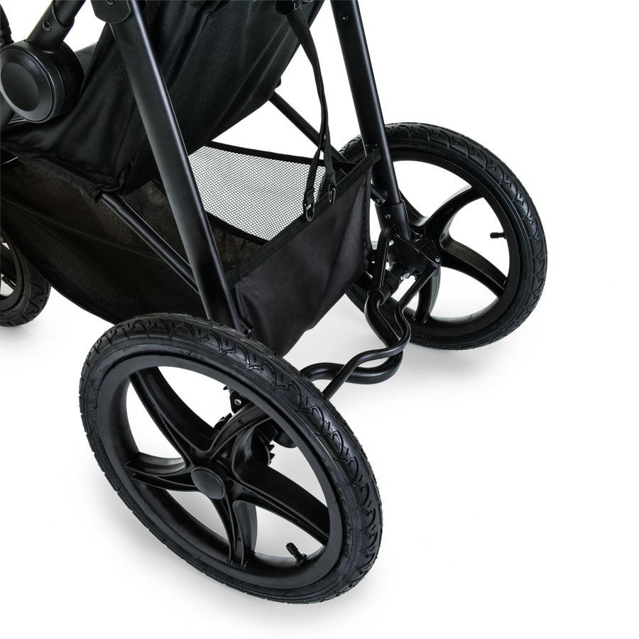 With XL pneumatic wheels for XL riding comfort