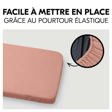 Facile à fixer sur le matelas grâce à l'élastique