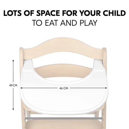 Spacious tray for your child to eat and play