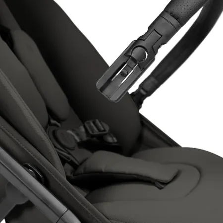 Comfortable and safe – including seat liner