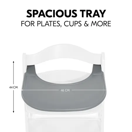 Spacious tray for your child to eat and play