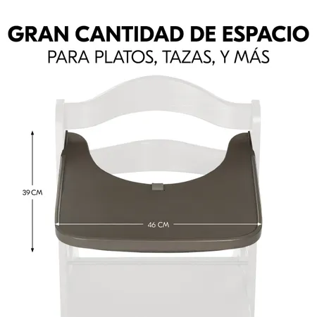 Amplio espacio para que su hijo coma y juegue