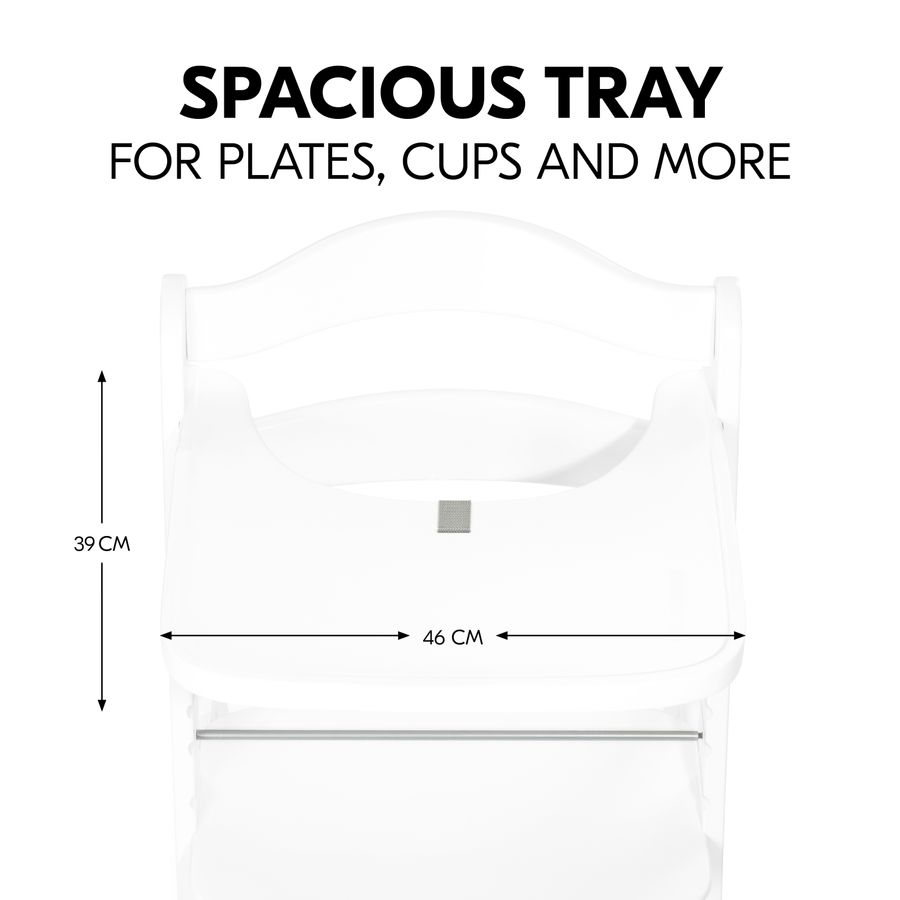 Spacious tray for your child to eat and play