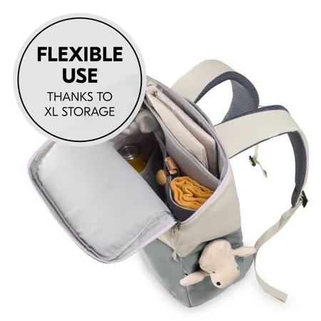 XL storage space and functional pockets