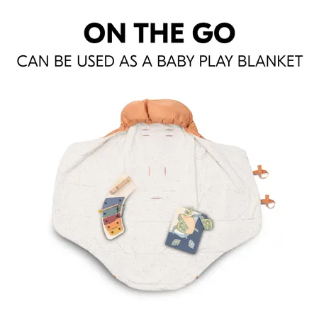 Can be used as a baby play mat while out