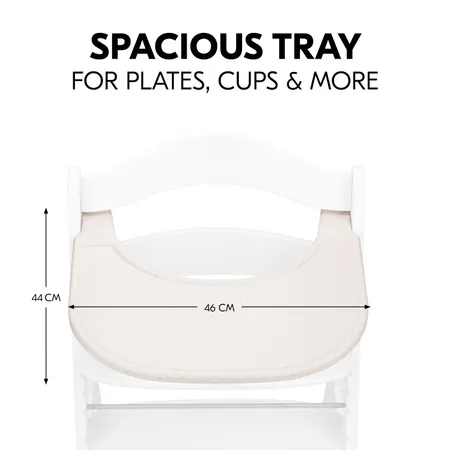 Spacious tray for your child to eat and play