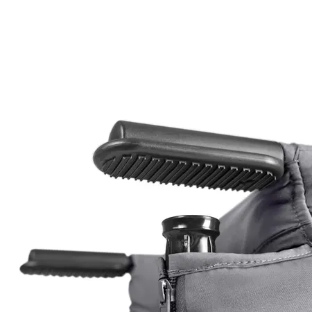 Easy to attach – to sturdy table tops